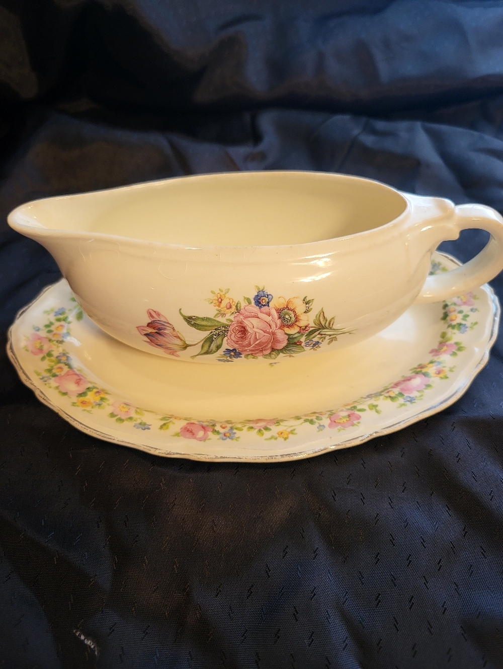 Taylor Smith Cream Floral 7.5 In. Gravy Boat with 8.5 In. P Underplate